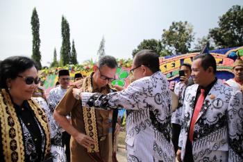 Pj.Gubernur Lampung Samsudin Ajak Pengurus PGRI Lampung Hadirkan Inovasi dan Kreativitas Untuk Kemajuan Dunia Pendidikan 