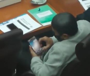 Duh..Anggota DPR RI Kepergok Tonton Video Porno Saat Rapat Soal Vaksin Covid-19