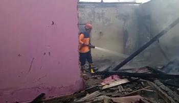Diduga Korsleting Listrik, Pabrik Tempe di Lampung Selatan Terbakar