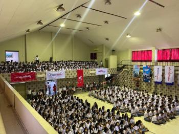 Roadshow Honda DBL with Kopi Good Day Sambangi SMA Fransiskus Bandar Lampung