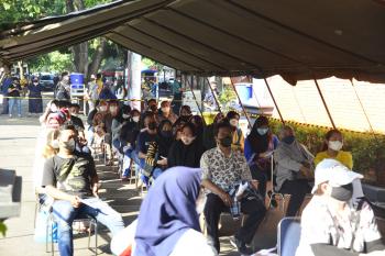 Serbuan Vaksinasi Covid-19 di Bapra Marinir Cilandak