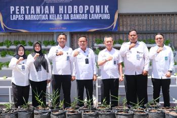 Lapas Narkotika Bandar Lampung Dukung Program Ketahanan Pangan Melalui Pertanian Hidroponik   