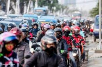 Tips Berkendara Di Kemacetan Dengan Sepeda Motor
