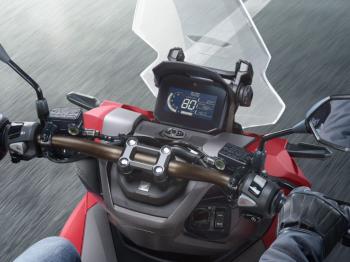 Fitur Keren Honda ADV160 Tidak Ada Skutik Lain Dikelasnya 