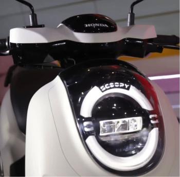 Tips Modifikasi Ringan Honda Scoopy Dengan Aksesories Resmi 