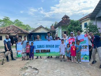 Berbagi Berkah Iduladha 2025, TDM dan Jaringan Honda Lampung Salurkan 75 Hewan Kurban secara Serentak