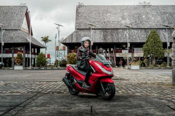 Alasan Honda PCX 160 Cocok Untuk Wanita