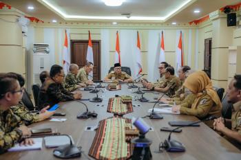 Terima Jajaran Pengurus Kagama Lampung, Gubernur Rahmat Mirzani Djausal Dorong Penguatan Kolaborasi Lintas Sektor dalam Percepatan Hilirisasi Komoditas dan Pembangunan Berbasis Desa