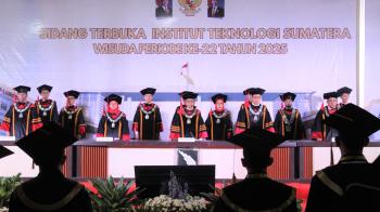 Saat Prosesi Wisuda, Institut Teknologi Sumatera (Itera) Luncurkan Kurikulum Baru Yakni Kurikulum Berbasis Artificial Intelligence (AI)