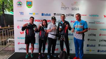 Apresiasi Atlet Berprestasi, Waketum KONI Lampung Sawer Pelatih dan Karateka di PON Kudus