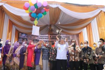Hadiri Pembukaan Festival dan Jambore Literasi Tahun 2022, Bunda Literasi Provinsi Lampung Ajak Sinergi Semua Pihak Tingkatkan Budaya Literasi di Tengah Masyarakat