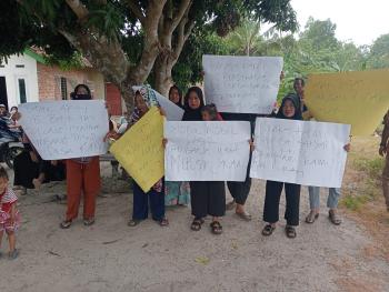 Walhi Bersama Masyarakat Sukorahayu Tegas Menolak Tambang Pasir PT. Nanda Jaya Silika   