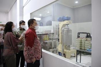 Gubernur Lampung Lepas Ekspor Perdana Produk Cokelat Krakakoa ke Singapura