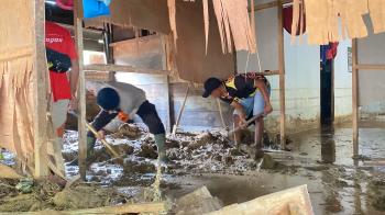 Kapolda Lampung: Polri Hadir Bantu warga berdampak Banjir, penanganan sentuh Fisik dan Psikologis serta Keamanan