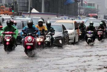Tips Berkendara Aman Pada Saat Musim Hujan