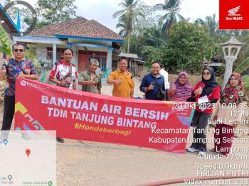 TDM Tanjung Bintang Bantu Salurkan Air Bersih  dan Minyak Goreng Ke Warga 