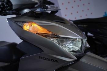 Penggunaan Lampu Sein Demi Keselamatan Berkendara Sepeda Motor Yang Lebih Aman