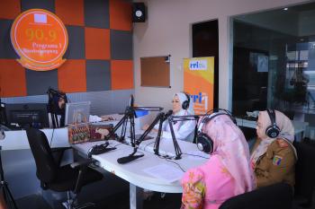 Ketua Dekranasda Provinsi Lampung Dorong Penguatan UMKM Lewat Podcast RRI   
