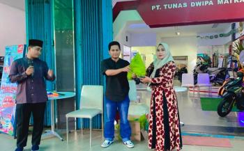 TDM Kalianda Bagi Bagi Takjil Gratis dan Buka Bersama Konsumen