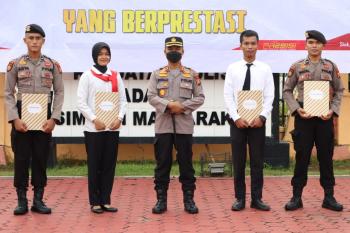 Raih 3 Medali di Cabor Shorinji Kempo Porprov Riau, Kapolres Siak Berikan Penghargaan Kepada Bripda Kurnia PratiwiÂ 