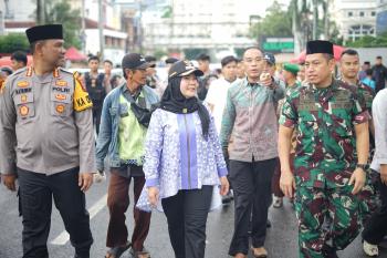 Walikota, Dandim dan Kapolresta Berbagi Takjil Bersama 