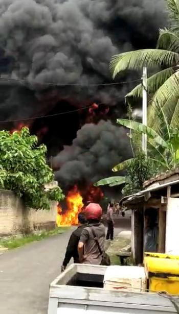Si Jago Merah lahap 1 Bengkel, 5 Rumah Warga Kena Imbas di Lempasing