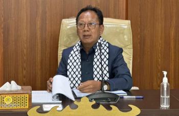 Sambil Gunakan Syal Palestina, Ketua DPRD Lampung Kawal Nasib Guru PPPK