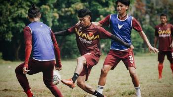 Jelang Laga Kedua Melawan PSKC Cimahi, Badak Lampung FC Geber Latihan Fisik dan Strategi