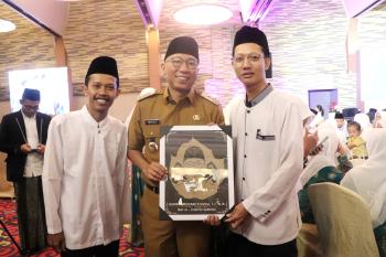 Gubernur Lampung Tekankan Peran Krusial Pesantren dalam Pembangunan SDM di Edu-Day JPPPM   