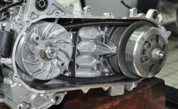 Waspada! Isi Oli Kebanyakan, Mesin Motor Matic Bisa Overheat—Ini Faktanya   