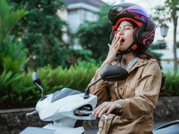 Hati-Hati Microsleep Saat Naik Motor
