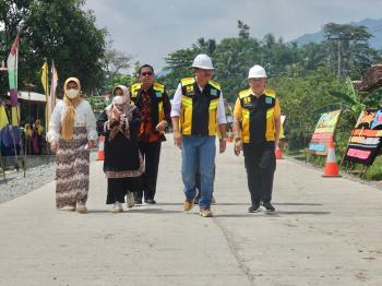 Penuhi Janji Politik, Bupati Musa Ahmad Resmikan Jalan Rigid Beton Sepanjang 18,5 KM Penghubung Tiga Kecamatan