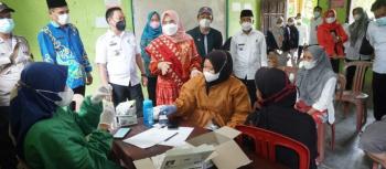 Duta Vaksin Lampung Selatan Tinjau Pelaksanaan Vaksinasi Covid-19 di Kecamatan Candipuro