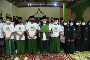 Ratusan Santri Milenial Bandar Lampung Gelar Deklarasi Sembari Bakti Sosial