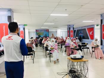 Tunas Honda Lampung selaku main dealer sepeda motor Honda di Lampung mengadakan Safety Riding Mother Day