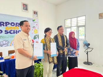 Dinas Pendidikan dan Dinas Tenaga Kerja Provinsi Lampung Tandatangani Komitmen Bersama Program Corporate Goes to School dengan Forum CSR Lampung di SMKN 1 Natar