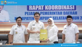 Bupati Lampung Selatan, Radityo Egi Pratama Resmi  menunjuk Asisten Pemerintahan dan Kesejahteraan Rakyat, Intji Indriati