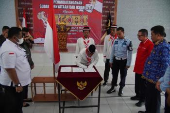 Warga Binaan Lapas Kelas IIB Gunung Sugih Laksanakan Ikrar Setia Kepada NKRIÂ 