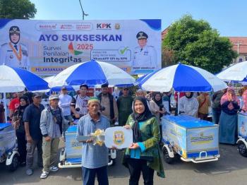 Pemkot Bagikan 100 Motor Listrik Plus Modal Rp 1 Juta buat UMKM di Bandar Lampung