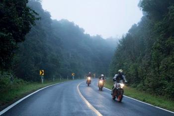 Info TDM Honda Sidomulyo,Perhatikan Langkah Aman Naik Motor Di Jalanan Licin