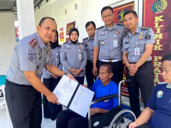Lapas Narkotika Kelas IIA  Bandar Lampung Bagikan Remisi Sakit Berkepanjangan  