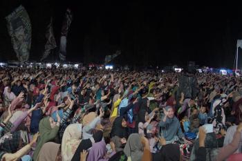 Dihadiri Ribuan Warga, Mirza - Jihan Bersalawat di Lampung Tengah 