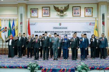 MPRD Lampung Resmi Dikukuhkan, Gubernur Dorong Kolaborasi Akademisi dan Pemerintah Bangun Lampung Maju