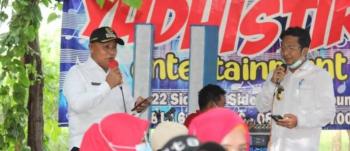 Sambangi Wisata Kuliner PAIJO, Bupati Nanang Ermanto Nyanyi Bareng Warga