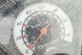 Enggak Cuma Bibir, Kaca Speedometer Ternyata Juga Bisa Retak-retak, Ini Sebabnya   