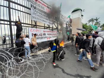 Pelajar Islam Indonesia (PII) Demo Tuntut RUU Sisdiknas Dibatalkan