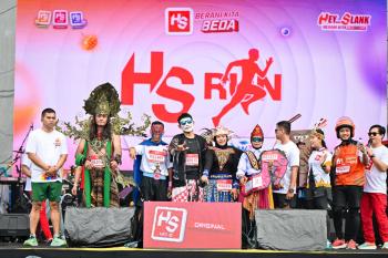 Kostum Unik hingga Doorprize Menarik, 5.000 Pelari Ramaikan HS Run Lampung