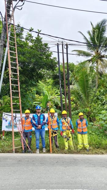 Anti Libur, Tim Siaga PLN Berjibaku Percepat Pulihkan Gangguan Listrik di kawasan longsor Pematang Liang Saat Moment Idul Fitri 2025