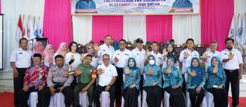 Ketua TP PKK Hj.Winarni Berikan Pembinaan TP PKK Desa SE Kecamatan Way Sulan