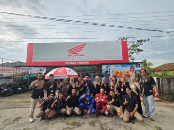 TDM Sekampung Bagi Bagi Takjil di Area Shorum 